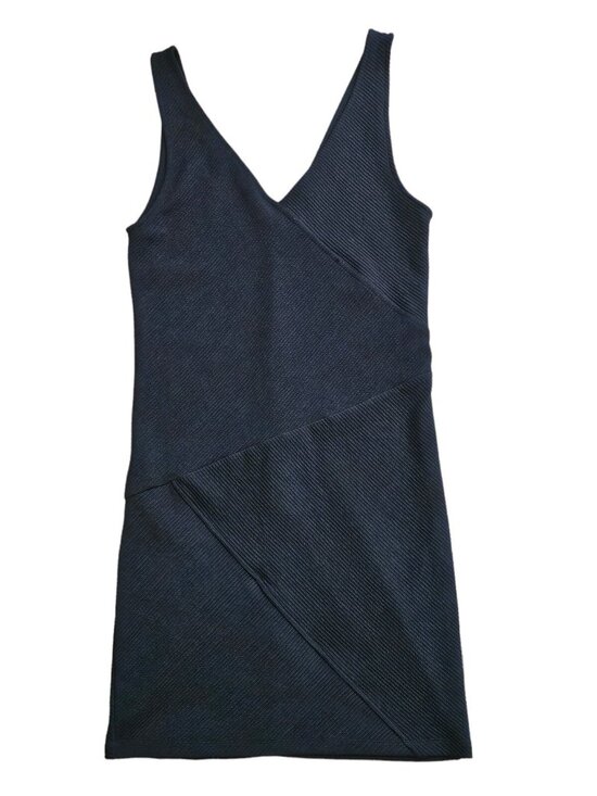 therapy Dresses & Skirts - Therapy Textured Sleeveless V-Neck Bodycon Midi Dress Size XL Black